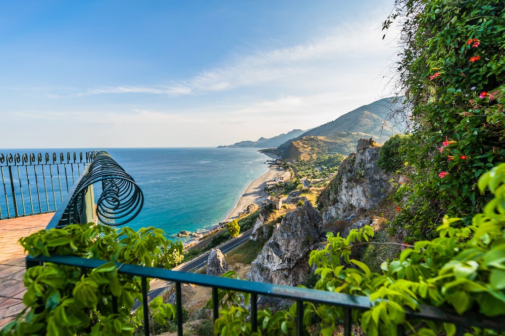 Guide to Sicily’s main airports and stations