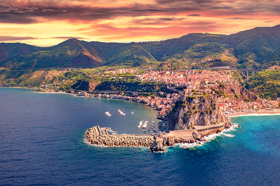 Guide to Reggio Calabria’s main airports and stations