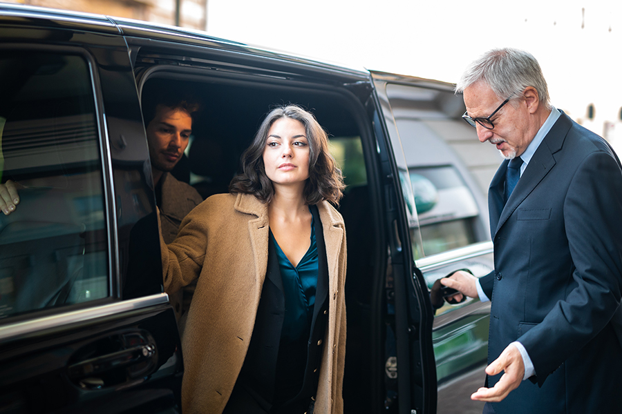 Taxis and Shuttles: how to find the right one