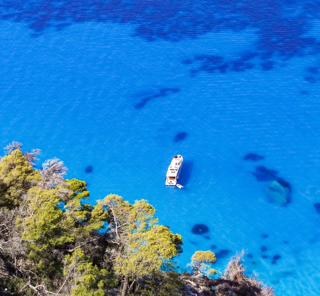 From Nydri to Vlicho fjord: magic itinerary in Lefkada