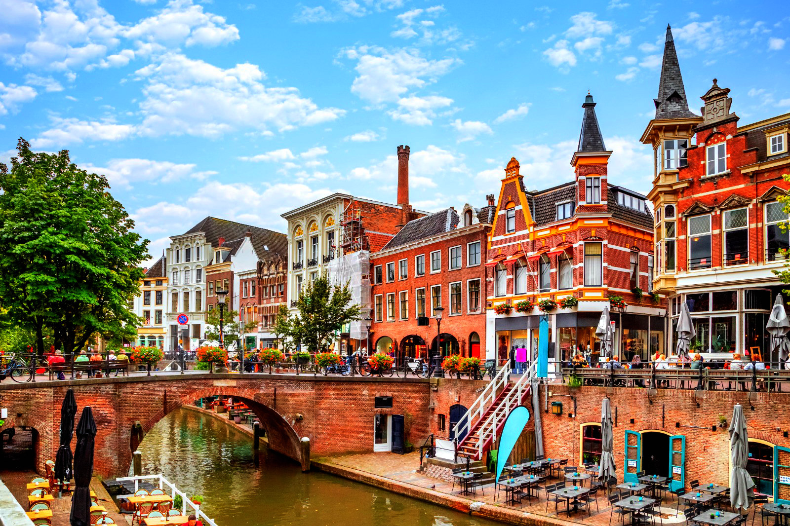 Utrecht in Spring: Flowers and Art