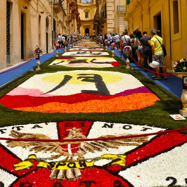 The Tradition of the Flower Tapestry