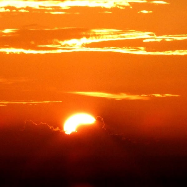 Iceland’s Midnight Sun: where to “chase” and admire it