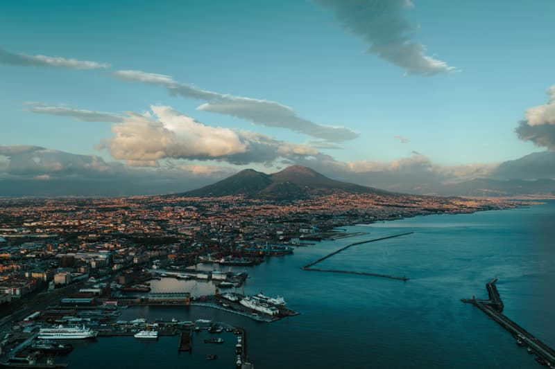 Napoli in cinque itinerari