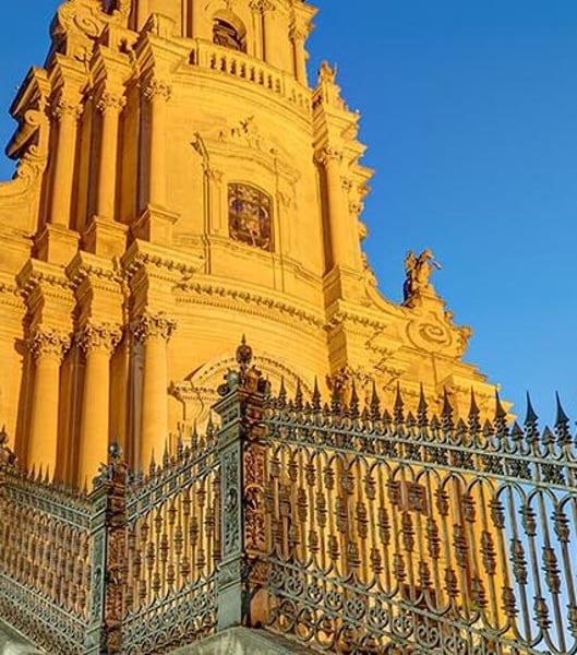 Private transportation services in Comiso