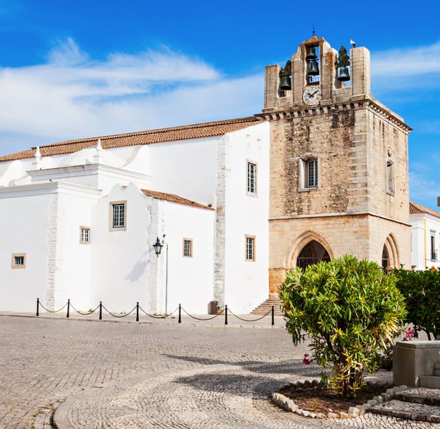 Private Transportation Services in Faro