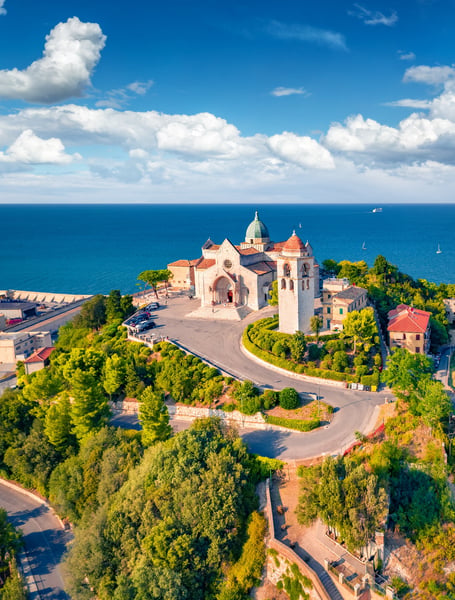 Services de chauffeur et privés à Ancône