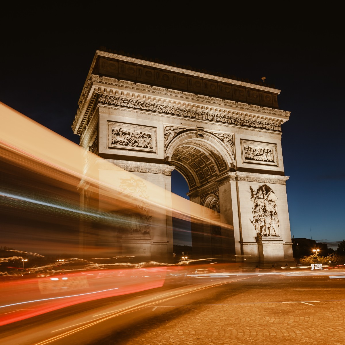 Night view of Arc de Triomphe