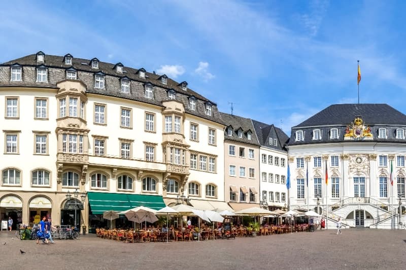 Bonn or Berlin – Which German capital for your vacation?