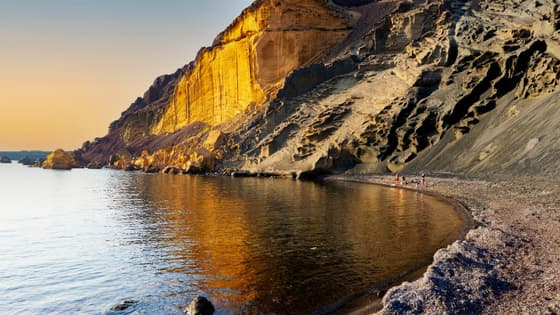 Linosa: the island of volcanoes and turtles