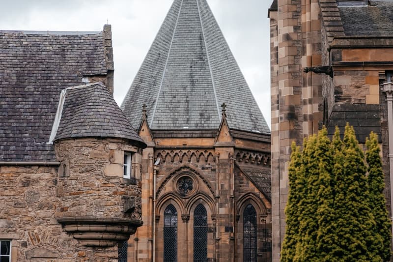 Literary Itinerary: the Da Vinci Code from the UK to Paris